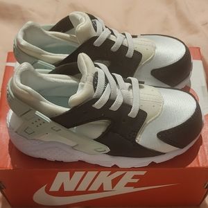 Nike Hurraches Toddler Size 10